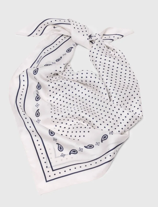 90×90 printed silk scarf 90×90 printed silk scarf