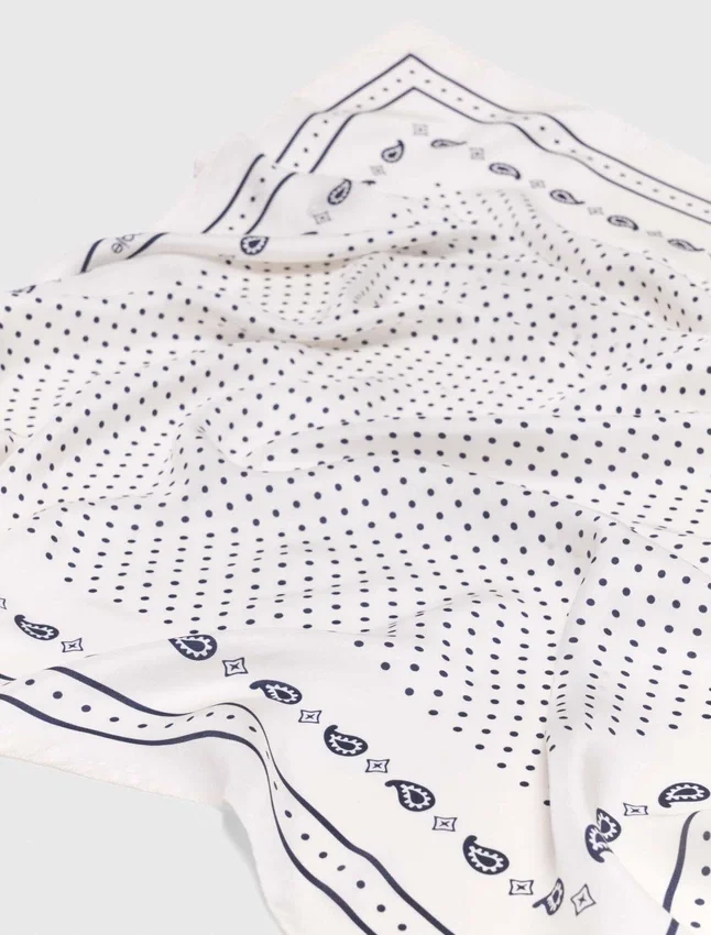 90×90 printed silk scarf 90×90 printed silk scarf