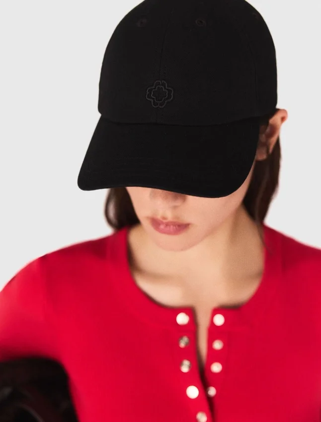 Cotton hat with gold-tone buckle Cotton hat with gold-tone buckle