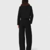 Cropped jacket with removable fur collar Cropped jacket with removable fur collar