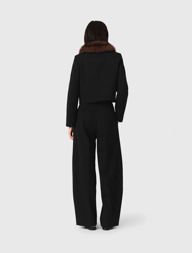 Cropped jacket with removable fur collar Cropped jacket with removable fur collar