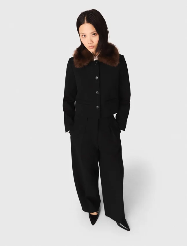 Cropped jacket with removable fur collar Cropped jacket with removable fur collar