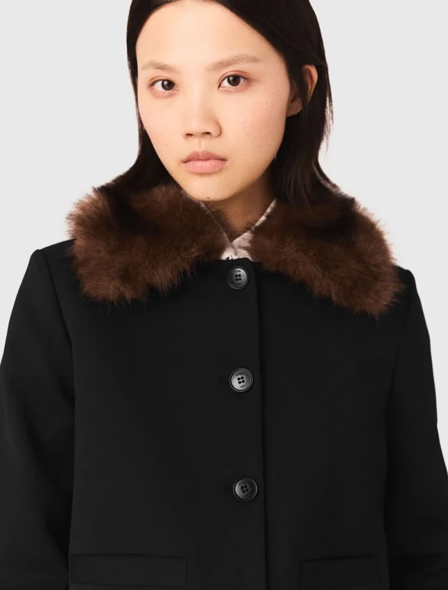 Cropped jacket with removable fur collar Cropped jacket with removable fur collar