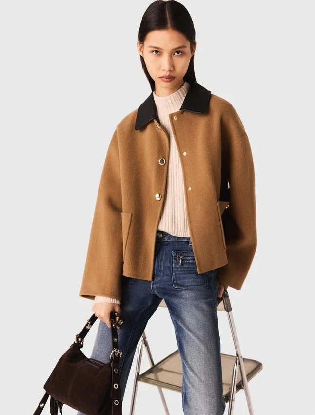 Double-faced coat with removable collar Double-faced coat with removable collar