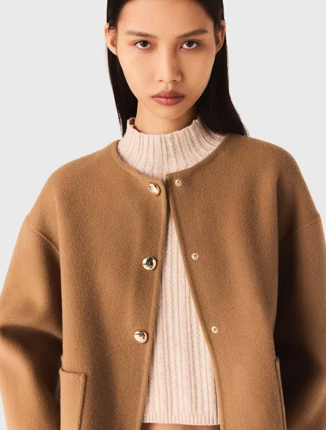 Double-faced coat with removable collar Double-faced coat with removable collar
