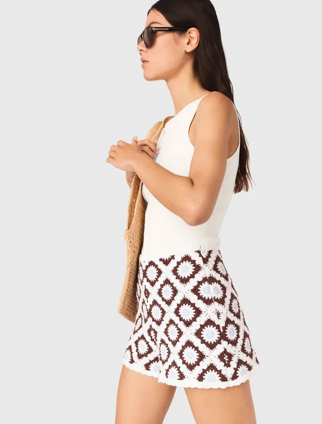 Floral-patterned crochet shorts Floral-patterned crochet shorts