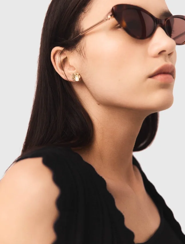 Flower stud earrings Flower stud earrings