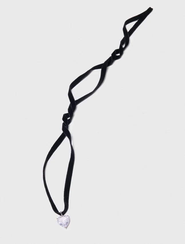 Heart necklace with velvet cord Heart necklace with velvet cord