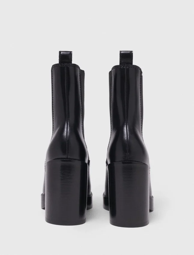 Heeled leather chelsea boot Heeled leather chelsea boot