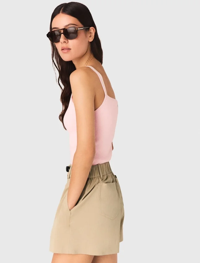 High straight-neck top High straight-neck top