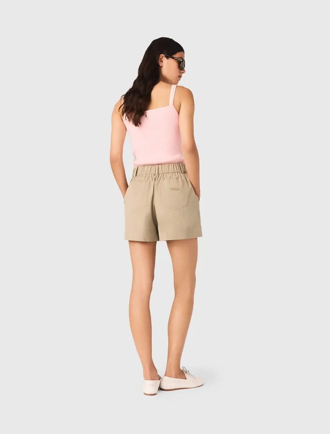 High straight-neck top High straight-neck top
