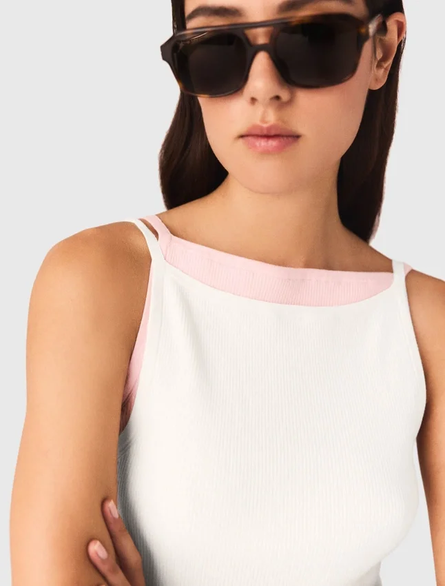High straight-neck top High straight-neck top