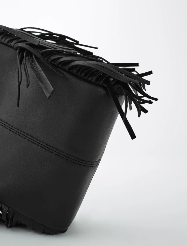 Leather bag with chain strap Leather bag with chain strap