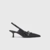 Leather pumps with eyelet strap