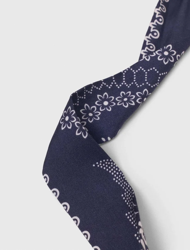 Printed scrunchie with twill Printed scrunchie with twill