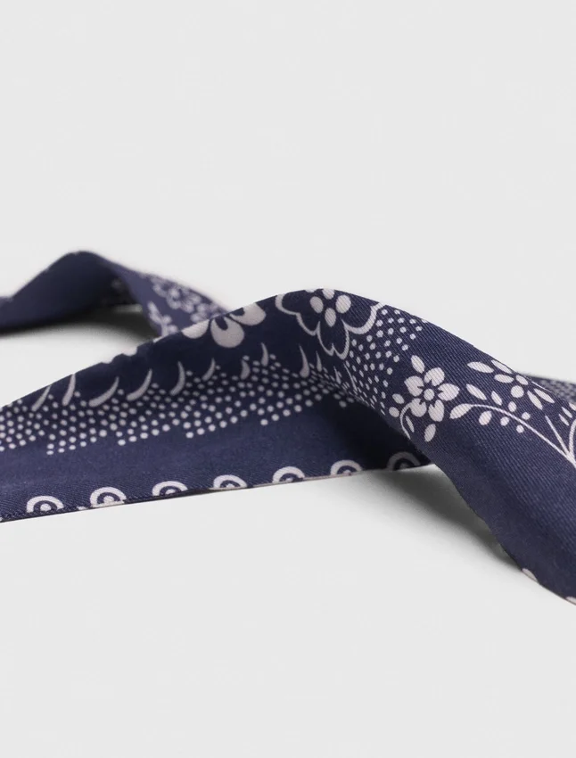 Printed scrunchie with twill Printed scrunchie with twill