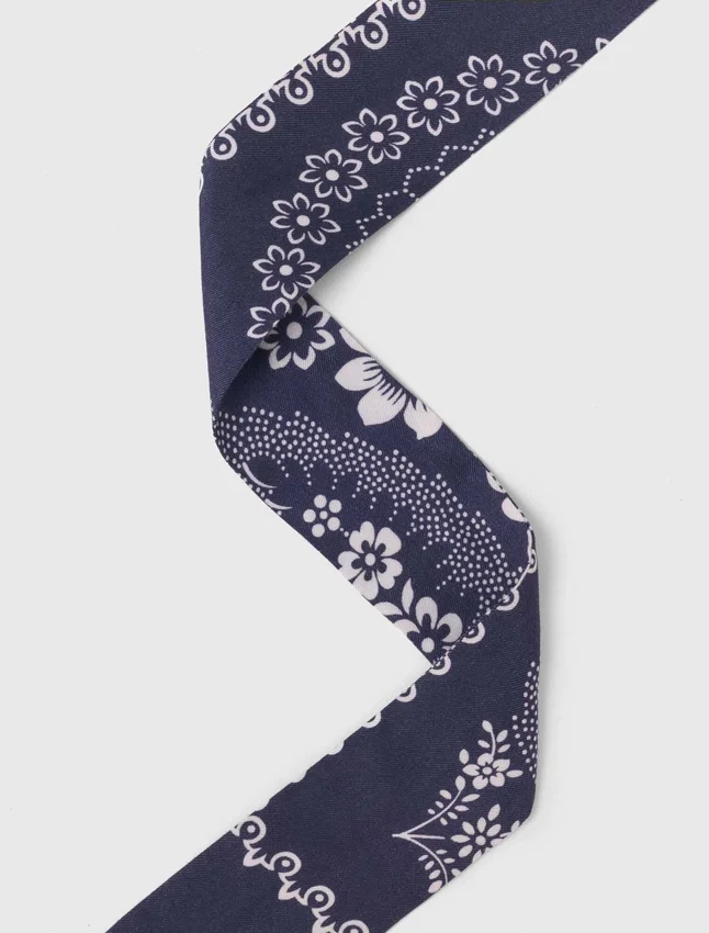 Printed scrunchie with twill Printed scrunchie with twill