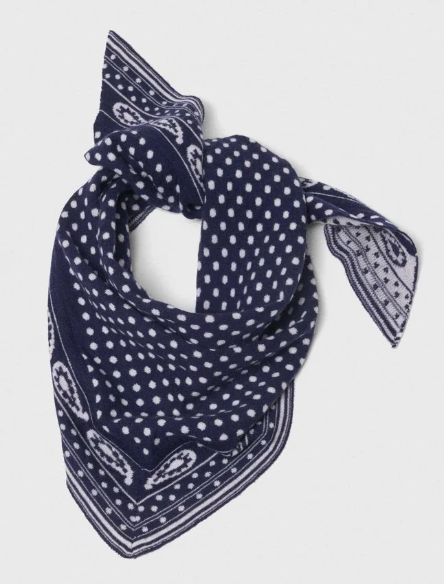 Reversible wool and cashmere scarf Reversible wool and cashmere scarf