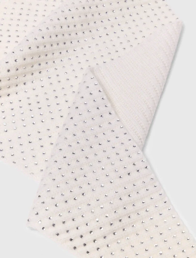 Rhinestone wool triangle scarf Rhinestone wool triangle scarf