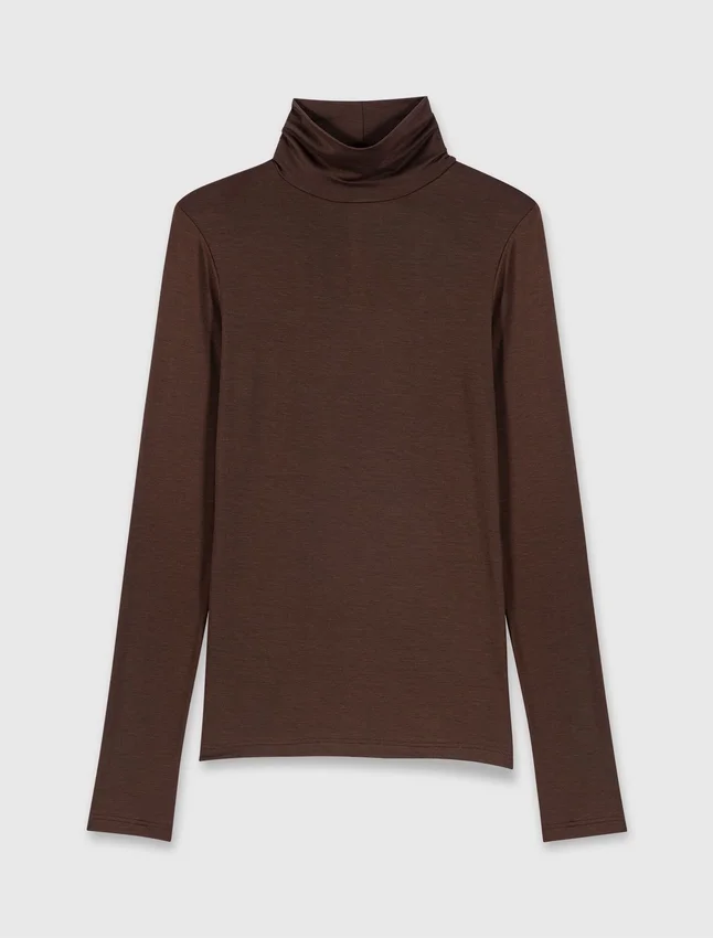 Roll neck T-shirt Roll neck T-shirt