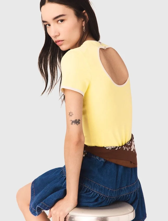 Round back cut-out sweater Round back cut-out sweater