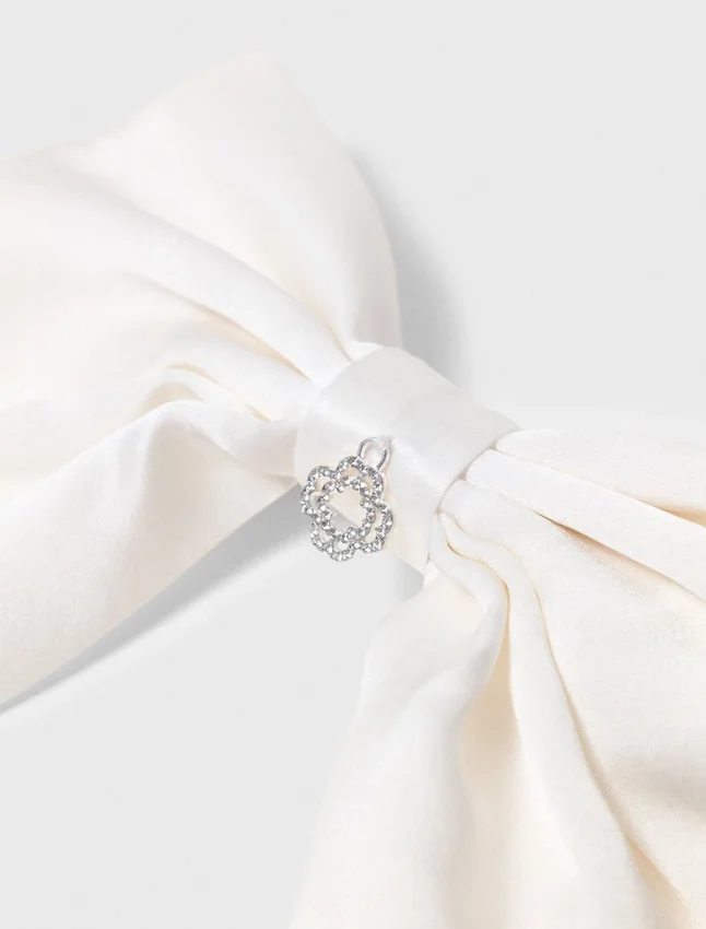 Satin-effect bow barrette Satin-effect bow barrette