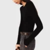 Second-skin round neck sweater