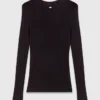 Second-skin round neck sweater