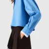 Shirt with removable jewellery