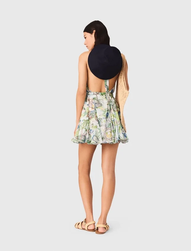 Short patterned backless dress Short patterned backless dress