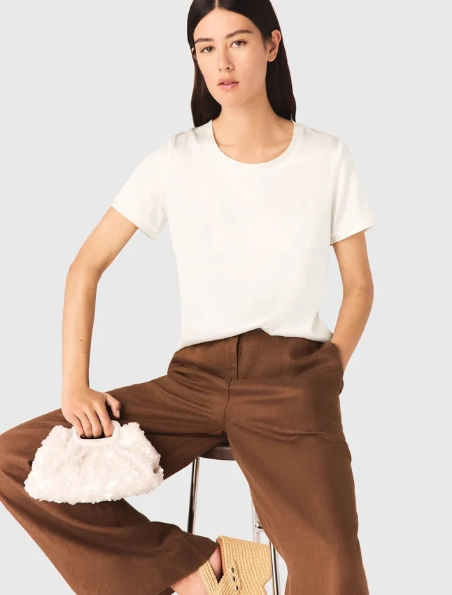 Short-sleeved silk top Short-sleeved silk top
