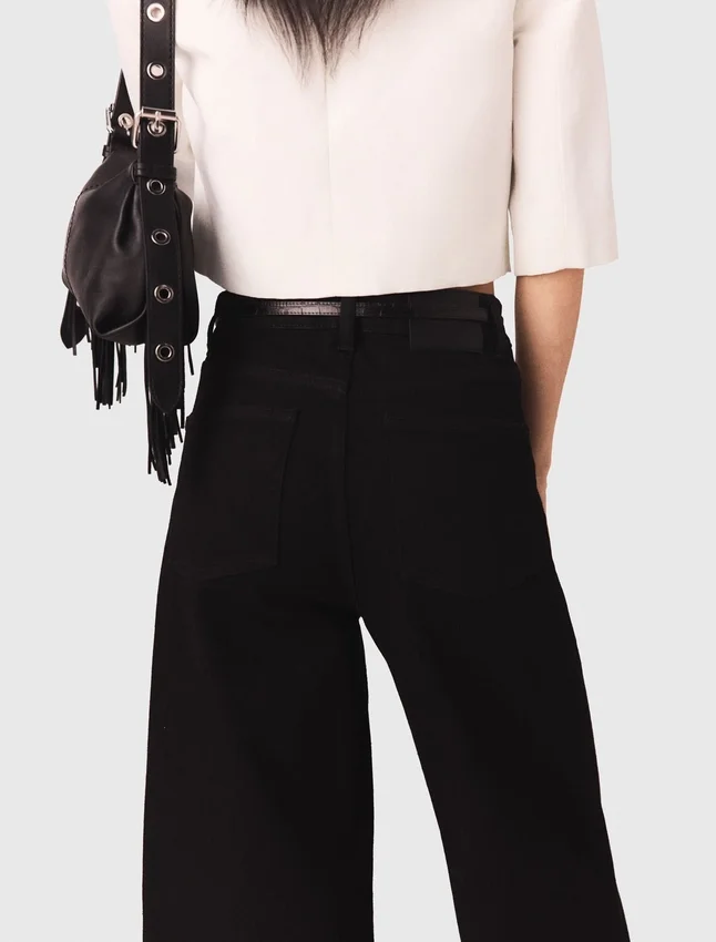 Straight-leg jeans with patch pockets Straight-leg jeans with patch pockets