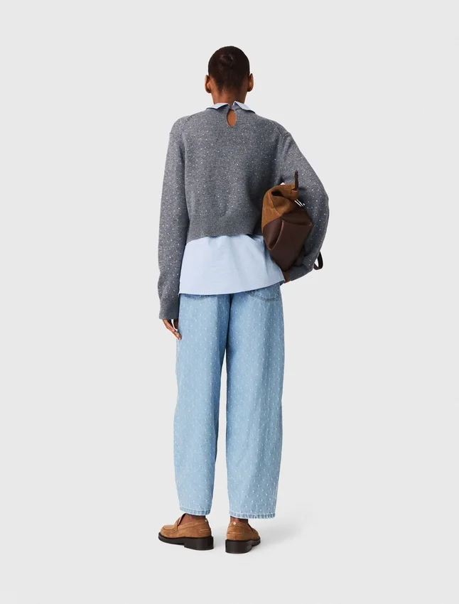 Sweater with removable collar and layer Sweater with removable collar and layer