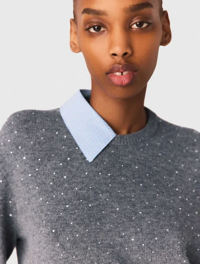 Sweater with removable collar and layer Sweater with removable collar and layer
