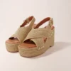 Wedge sandals with raffia effect